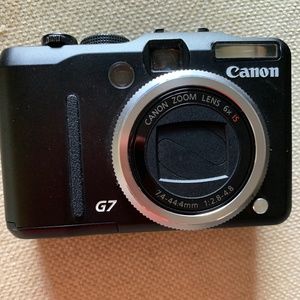 Canon PowerShot G7 camera
